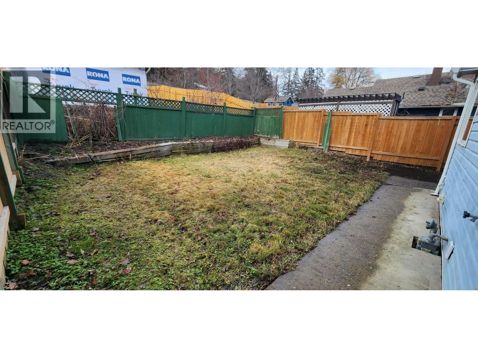 2110 Park Avenue, Lumby