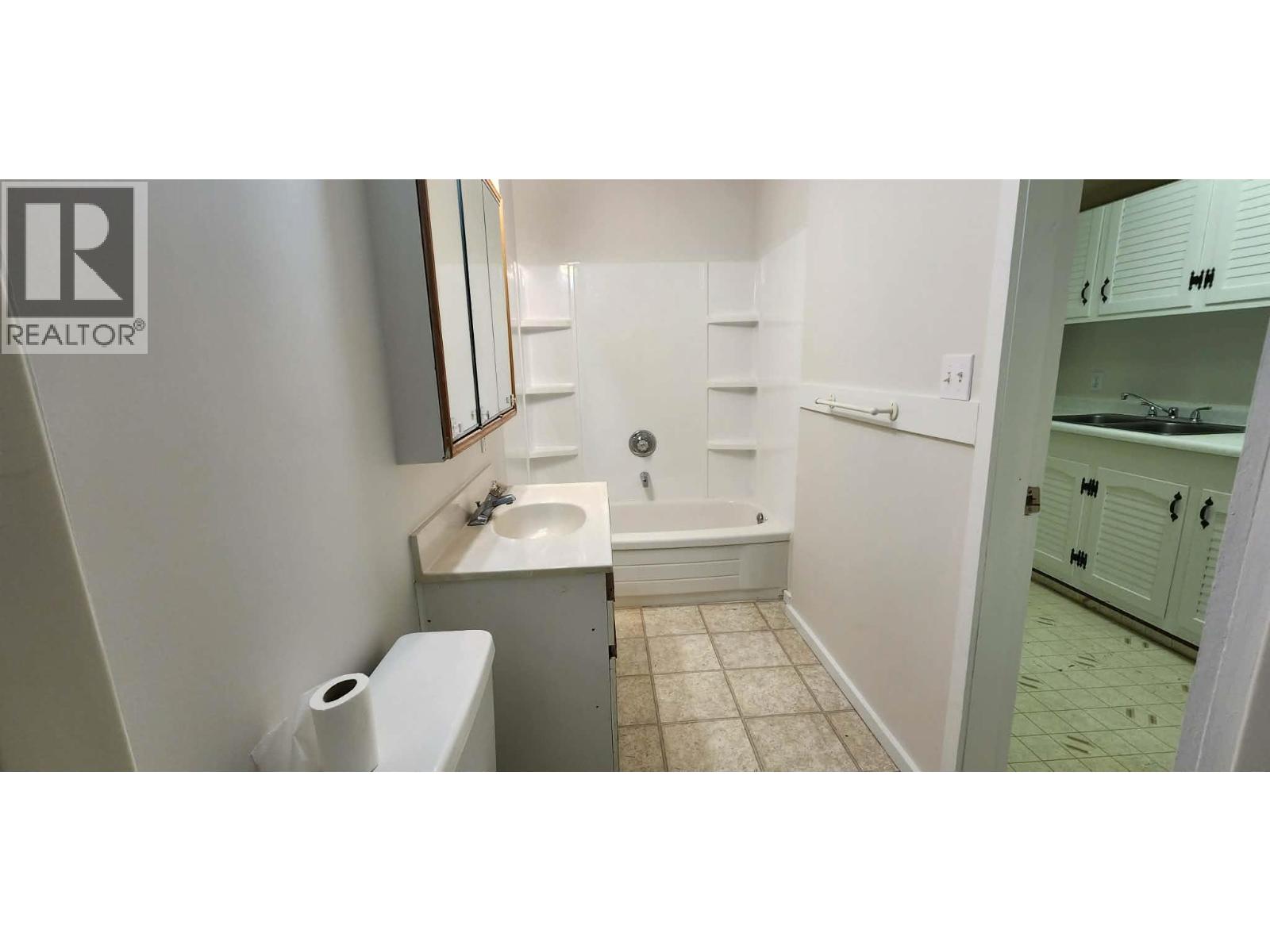 2110 Park Avenue, Lumby