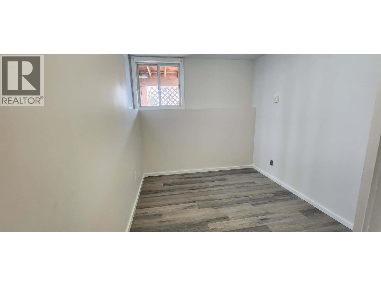 2110 Park Avenue, Lumby