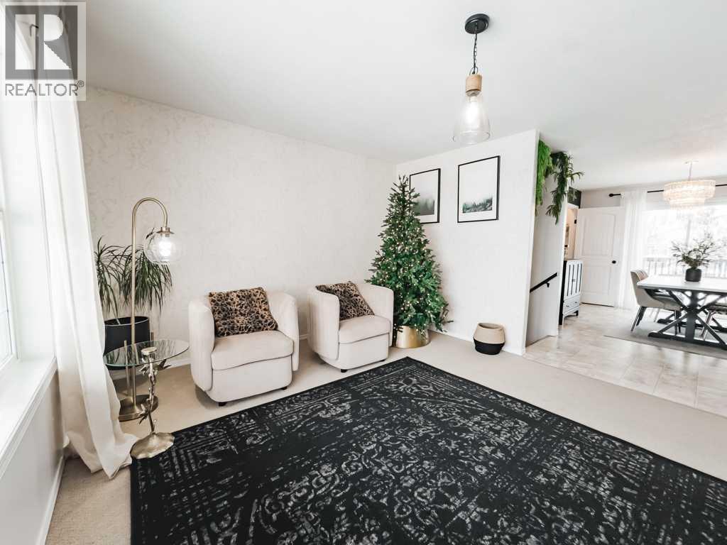 9606 107 - Photo 4 of 32, La Crete, Alberta