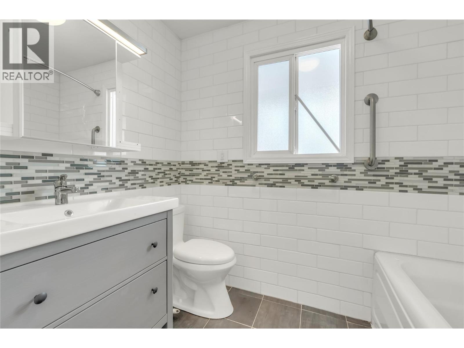 379 MAYNE Avenue - 9