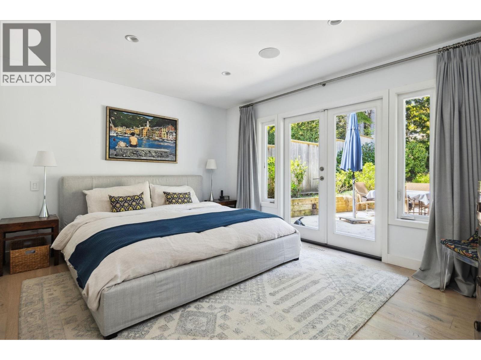 4445 STONE COURT, West Vancouver