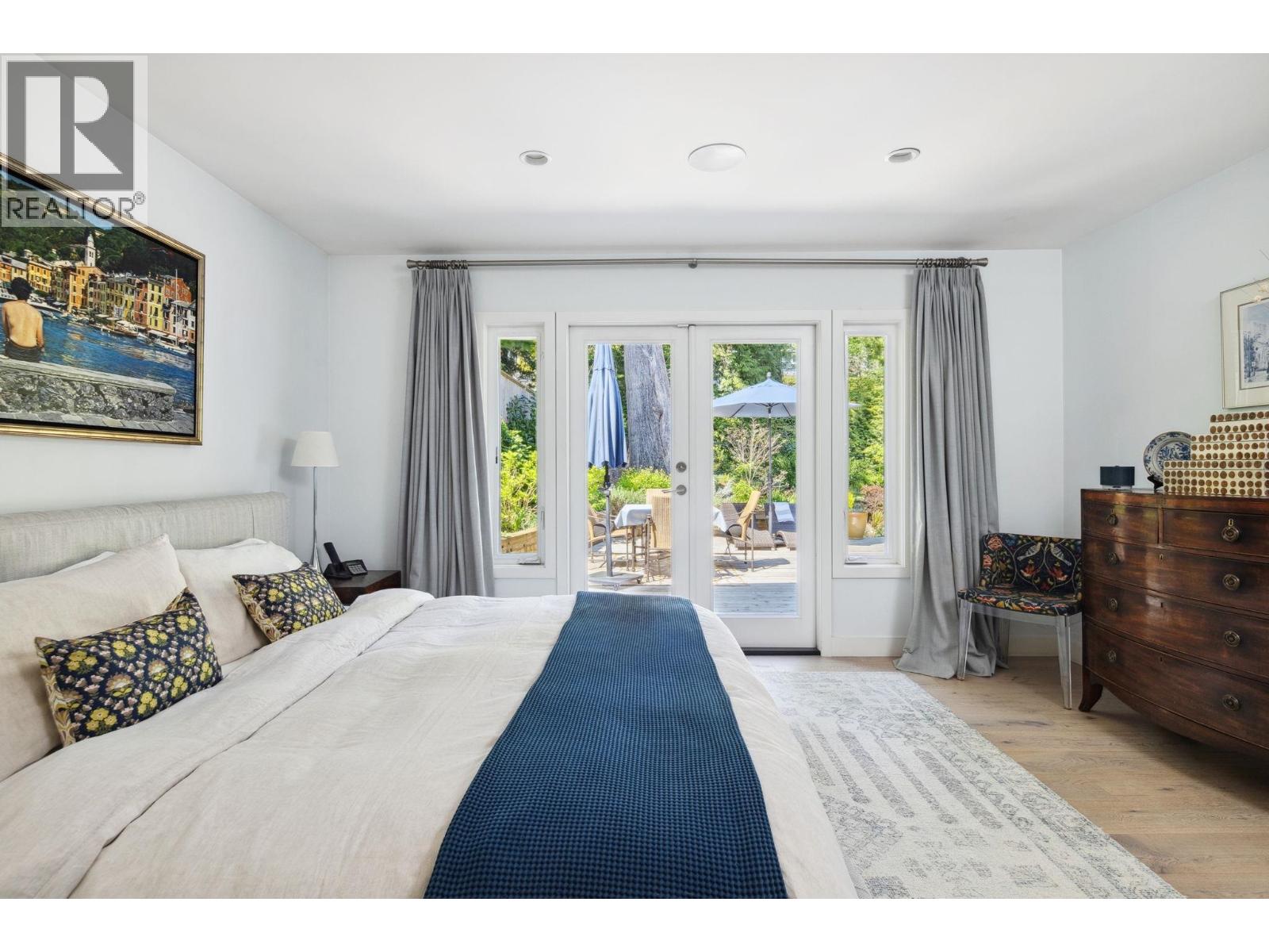 4445 STONE COURT, West Vancouver