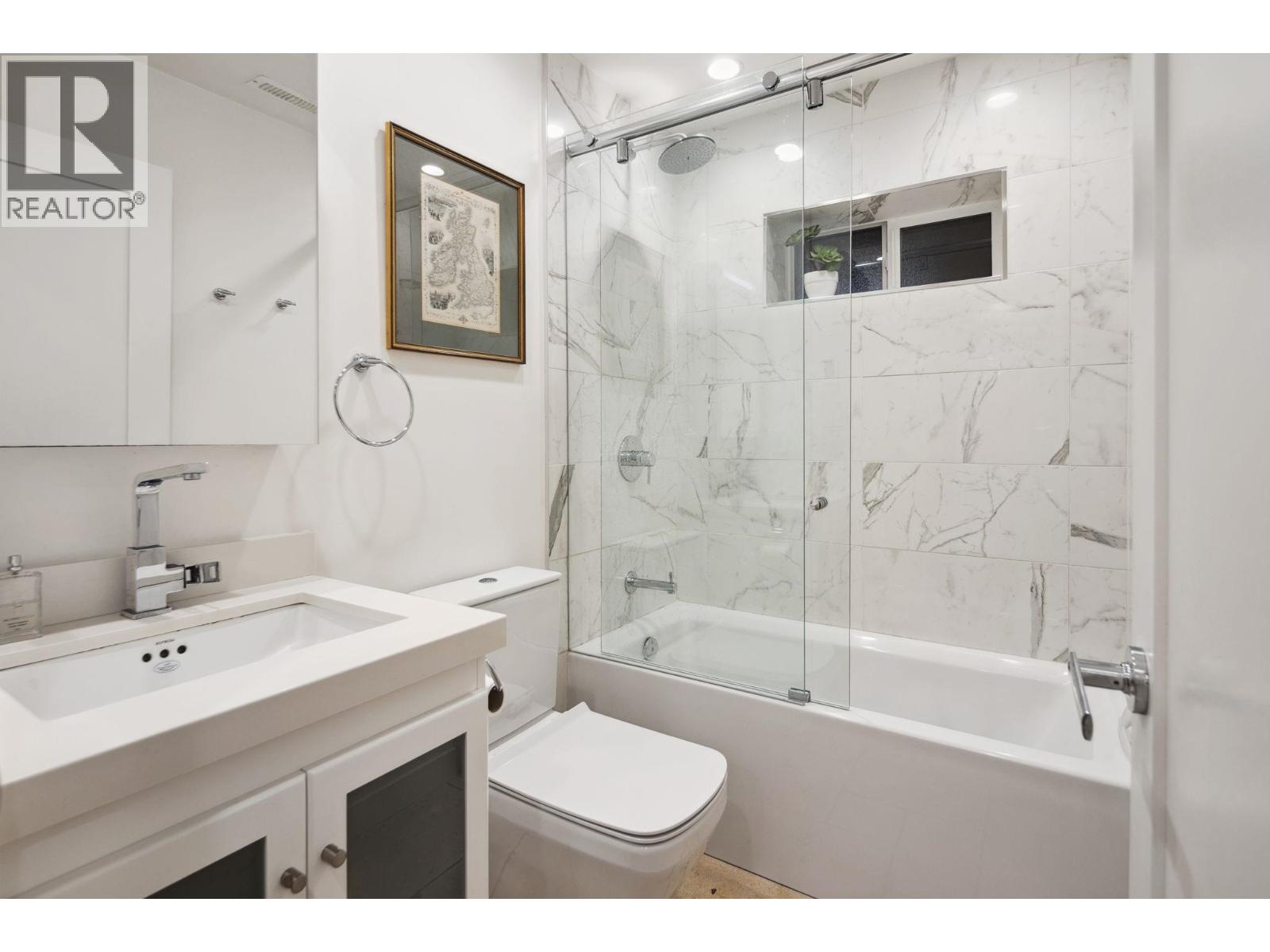 4445 STONE COURT, West Vancouver