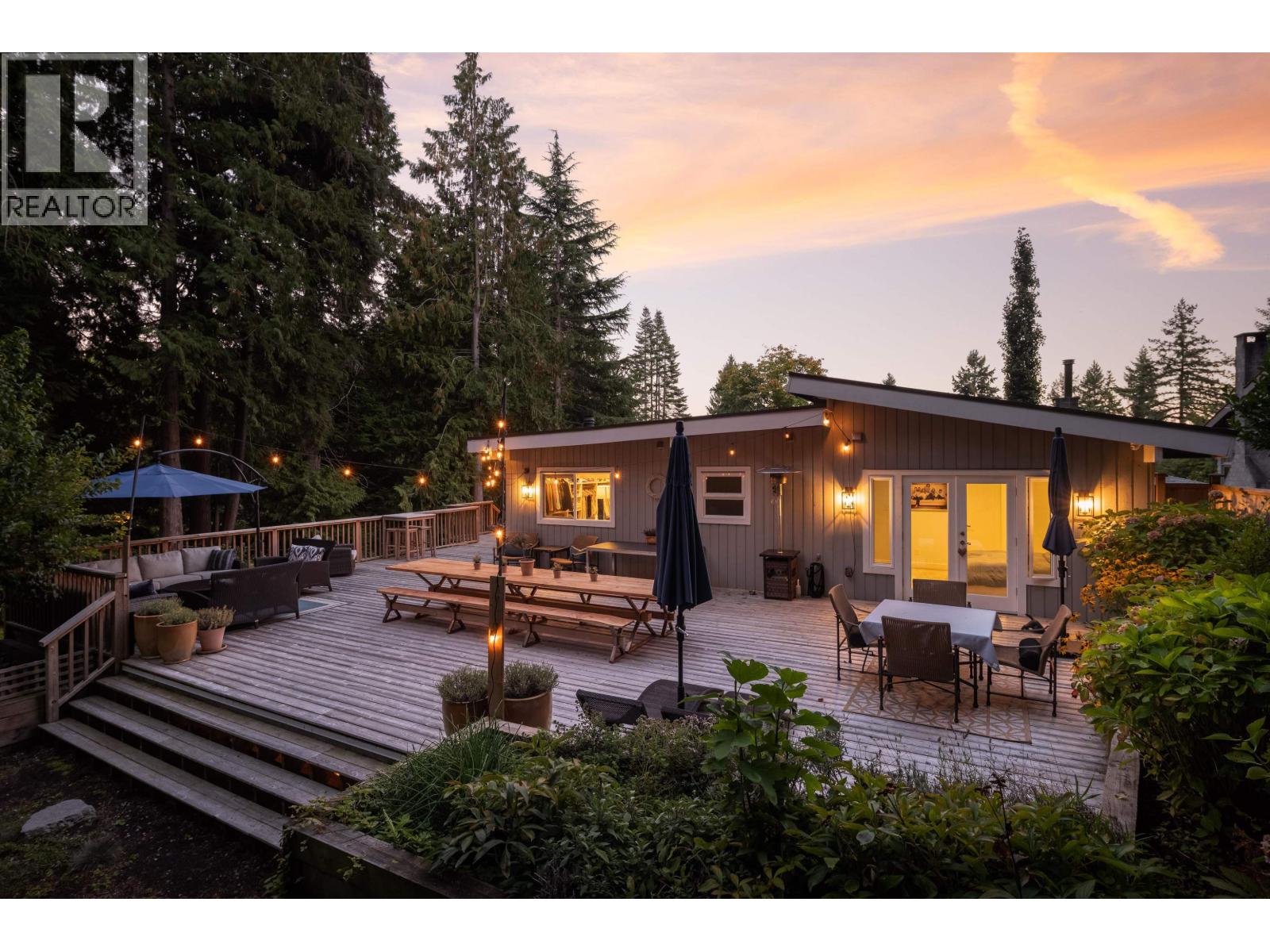 4445 STONE COURT, West Vancouver