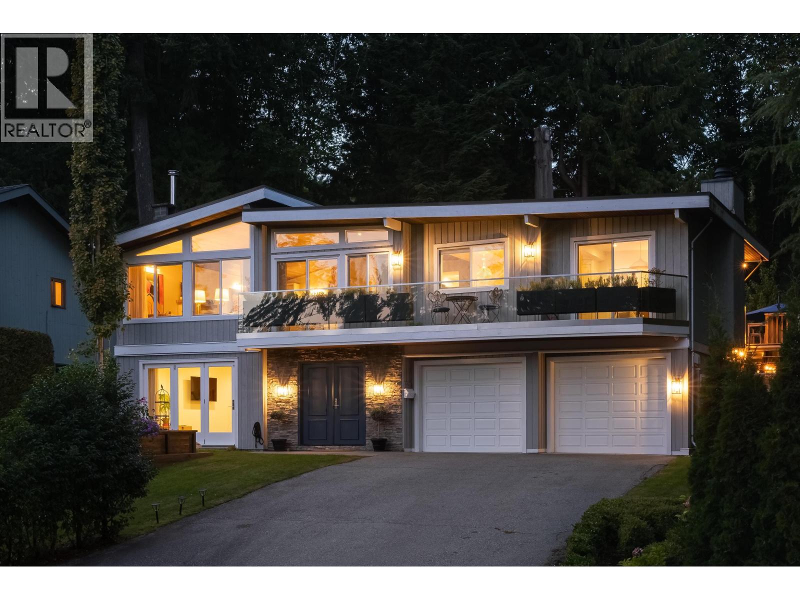 4445 STONE COURT, West Vancouver