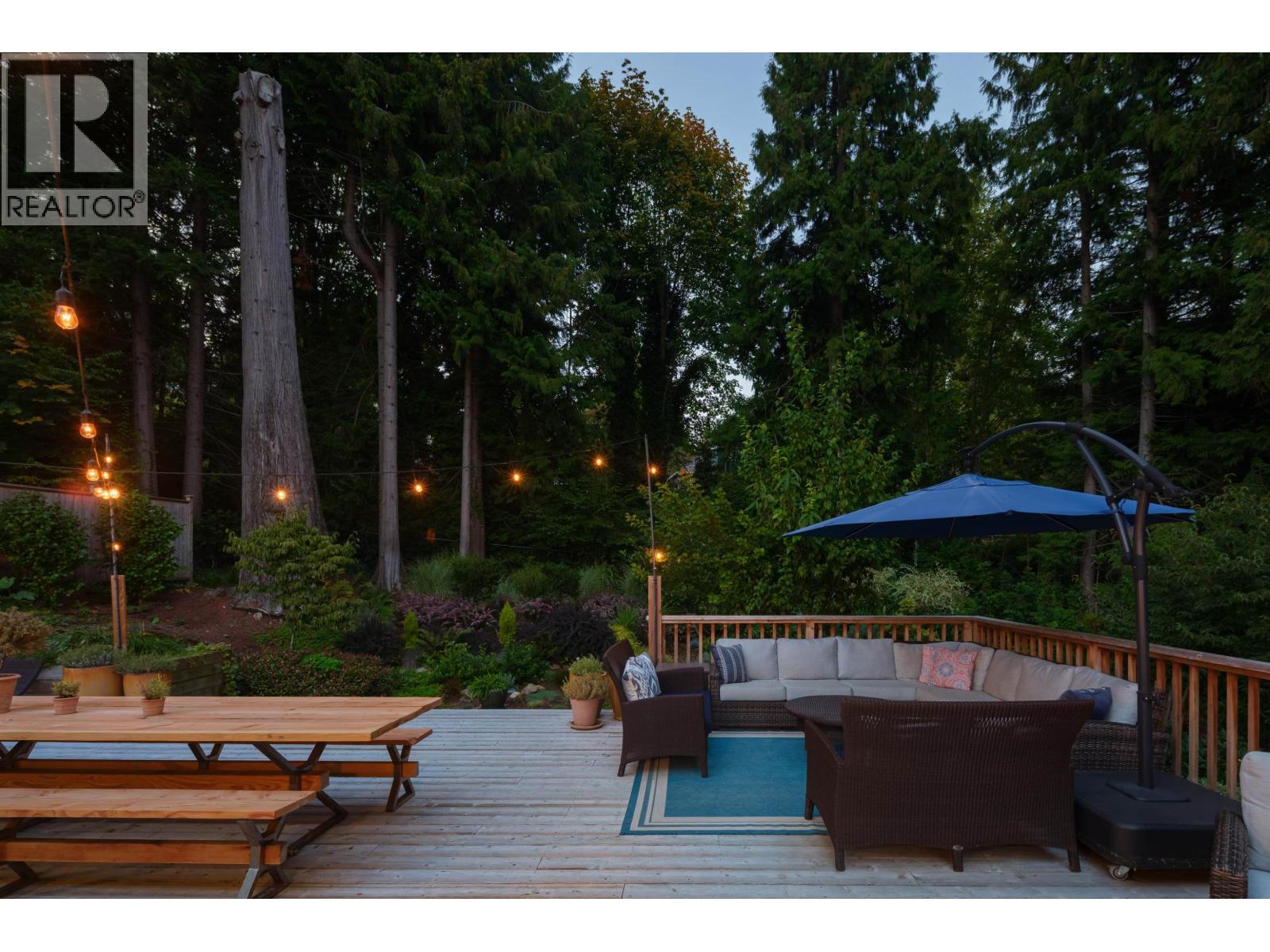 4445 STONE COURT, West Vancouver