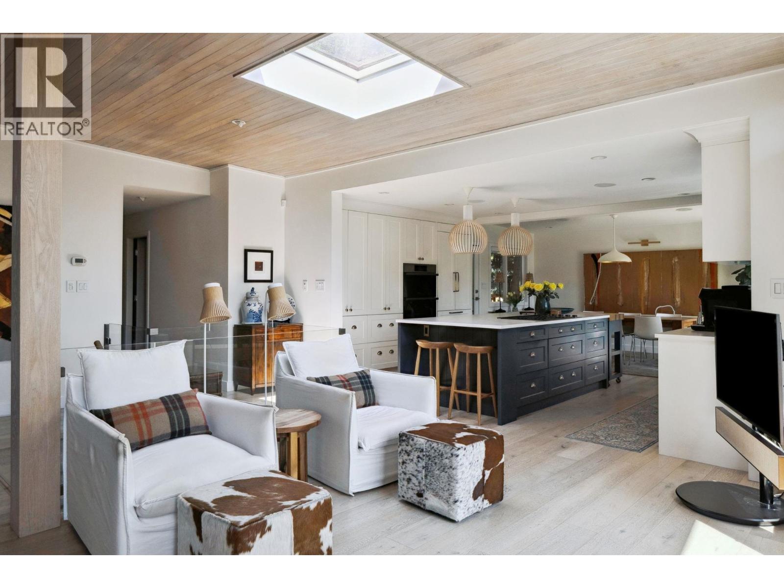 4445 STONE COURT, West Vancouver