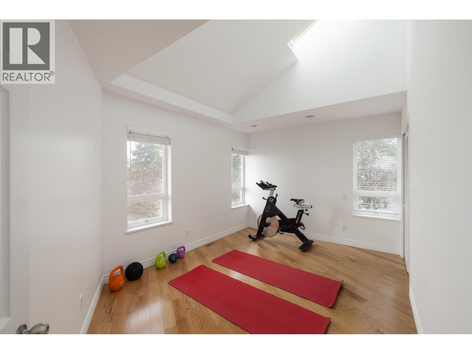 10339 SUNSHINE COAST HIGHWAY, Halfmoon Bay