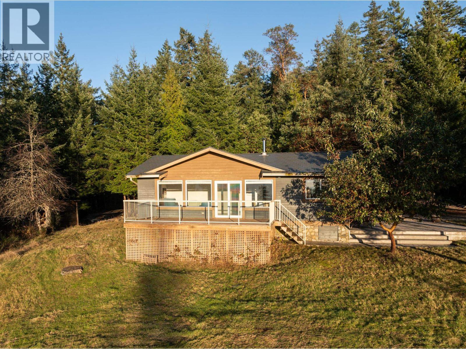 10339 SUNSHINE COAST HIGHWAY, Halfmoon Bay