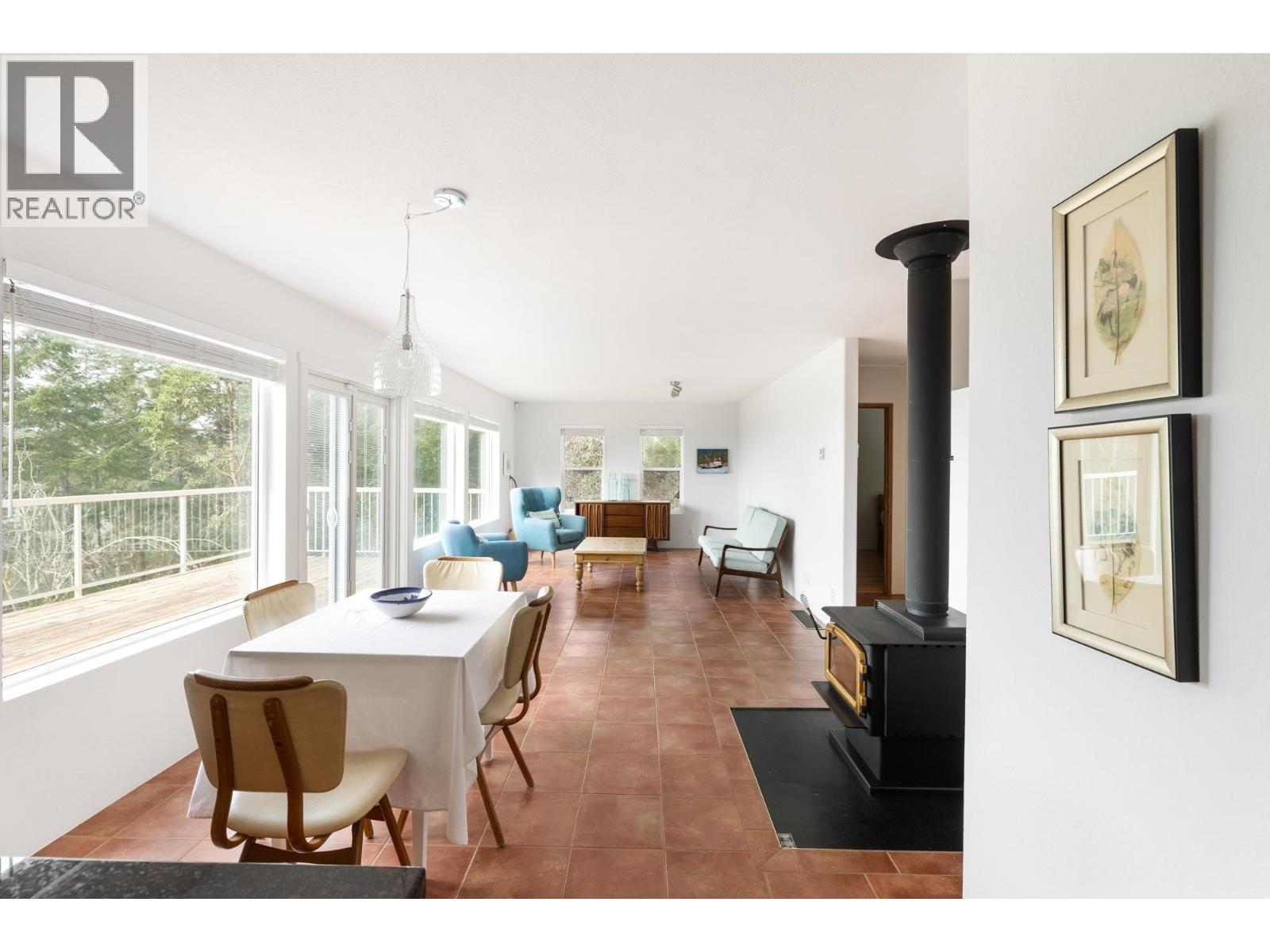 10339 SUNSHINE COAST HIGHWAY, Halfmoon Bay