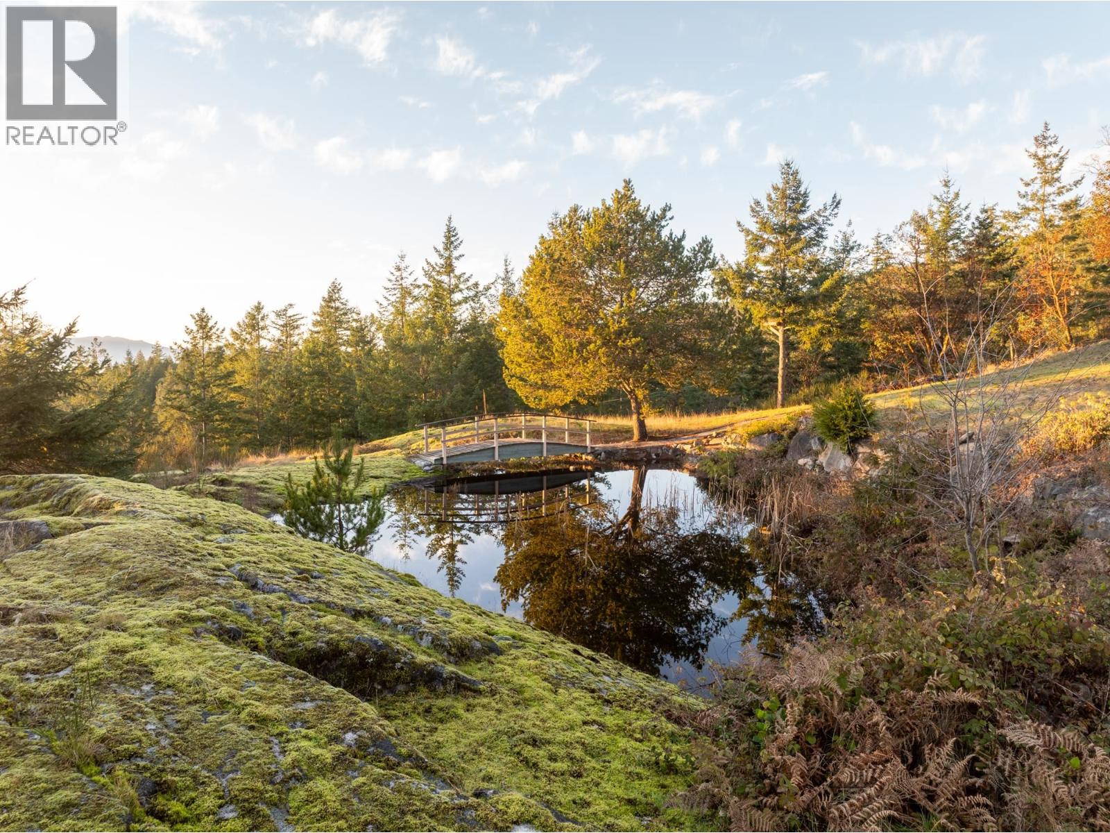 10339 SUNSHINE COAST HIGHWAY, Halfmoon Bay