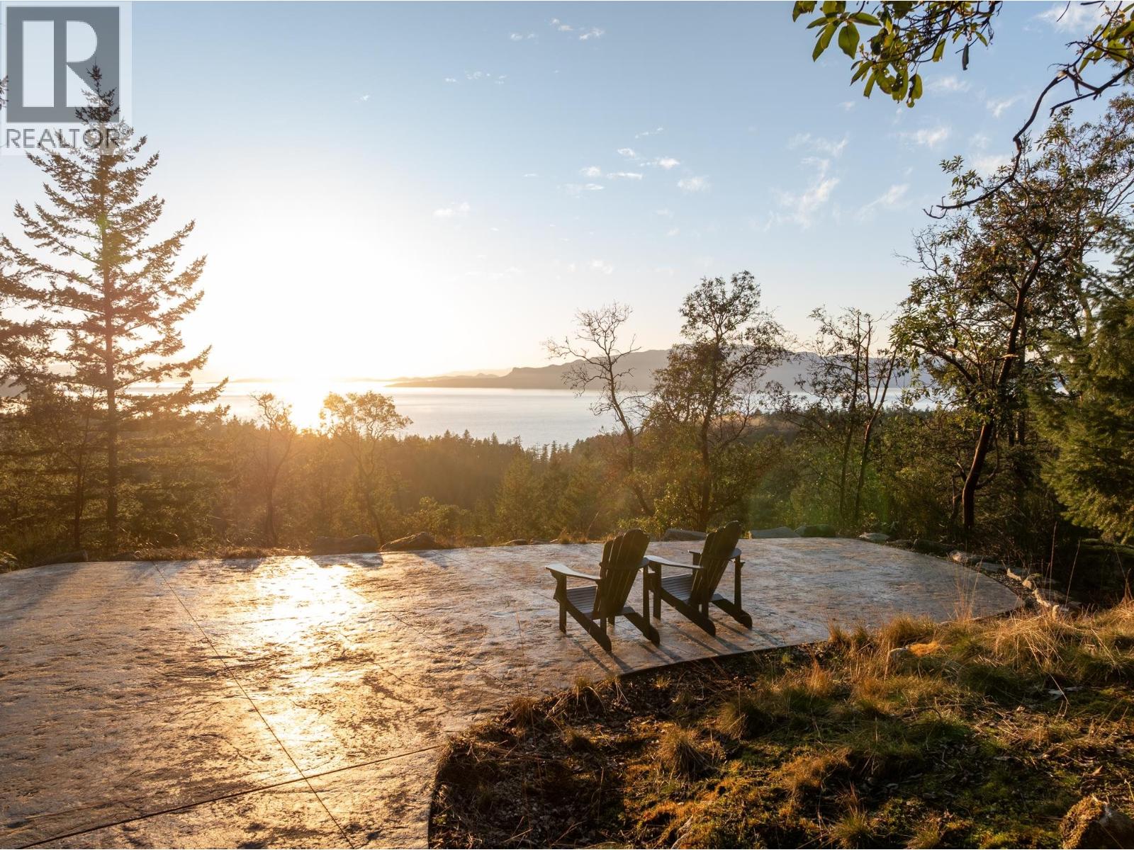 10339 SUNSHINE COAST HIGHWAY, Halfmoon Bay