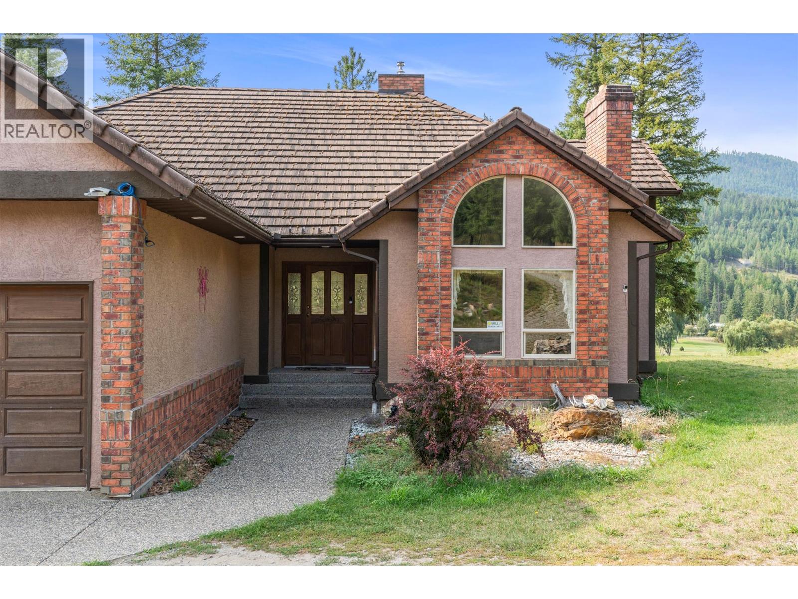 995 Shuswap River Drive, Lumby