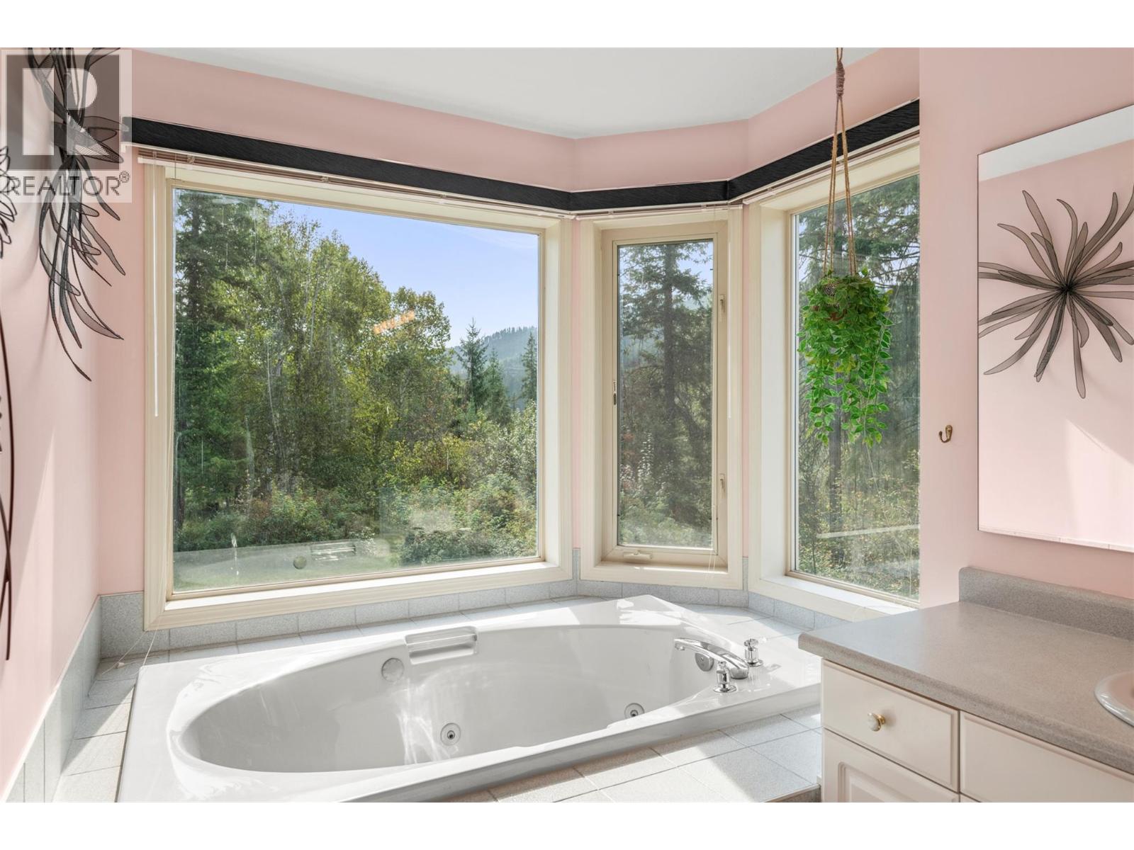 995 Shuswap River Drive, Lumby