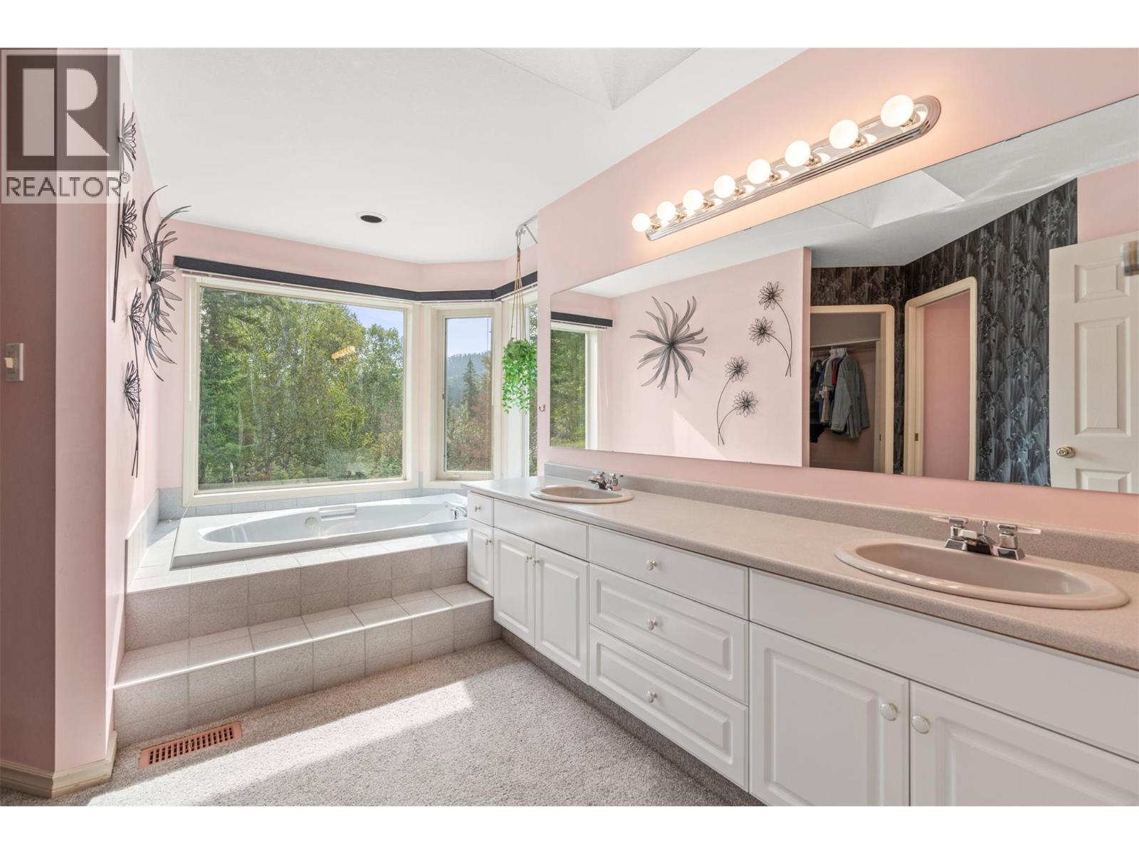 995 Shuswap River Drive, Lumby