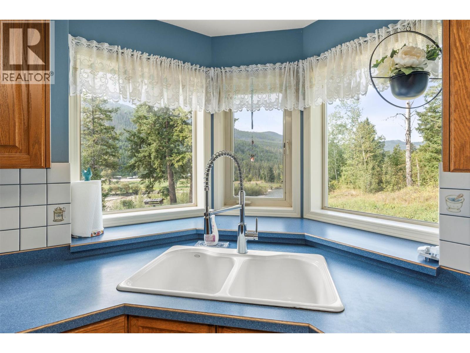 995 Shuswap River Drive, Lumby