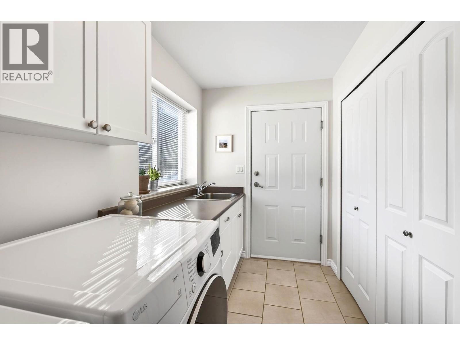 370 WYNDHAVEN PLACE - 17