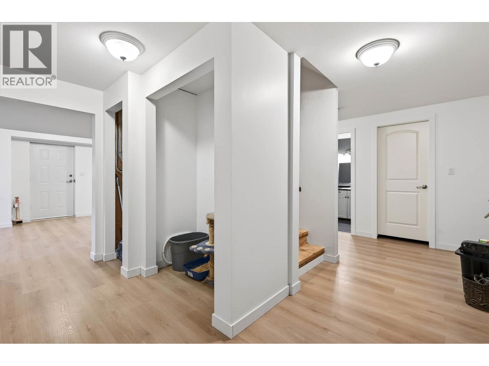 370 WYNDHAVEN PLACE - 35