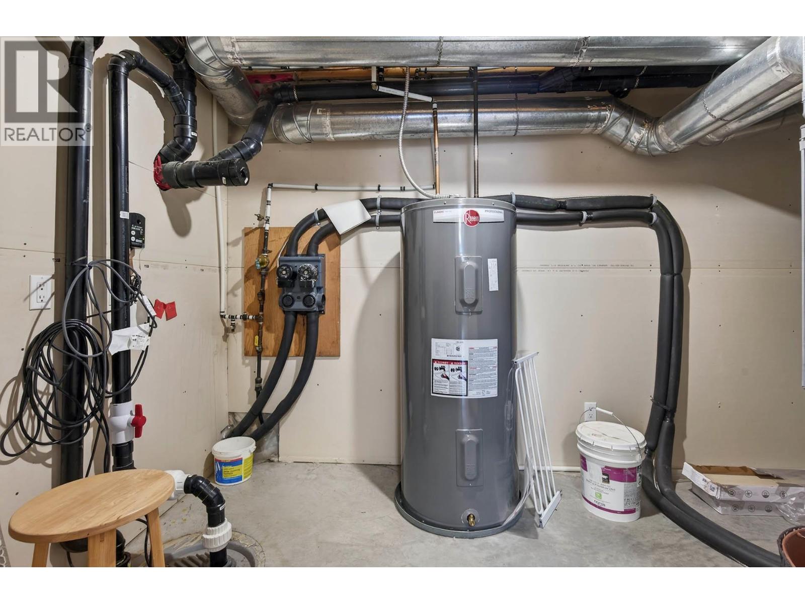 370 WYNDHAVEN PLACE - 43