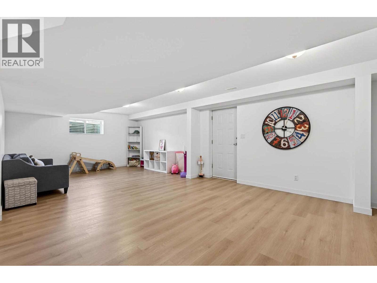 370 WYNDHAVEN PLACE - 36