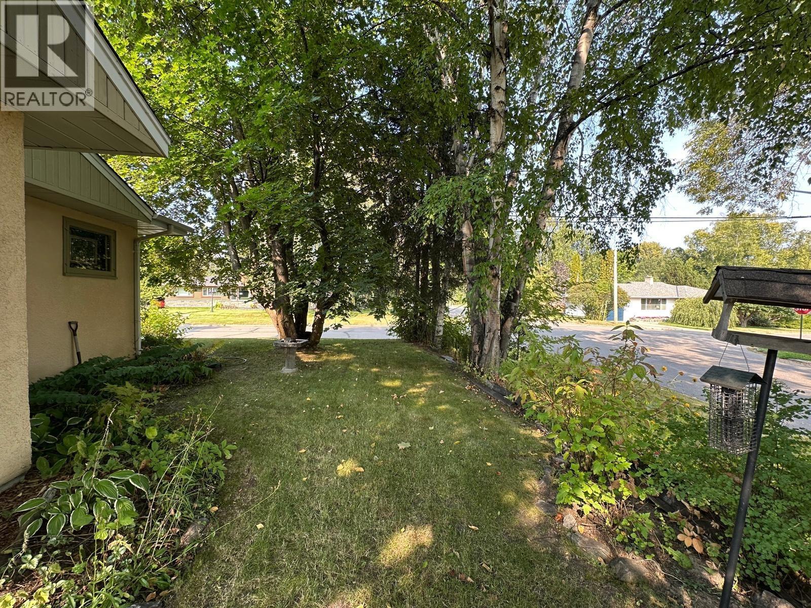 125 15TH AVENUE - 32