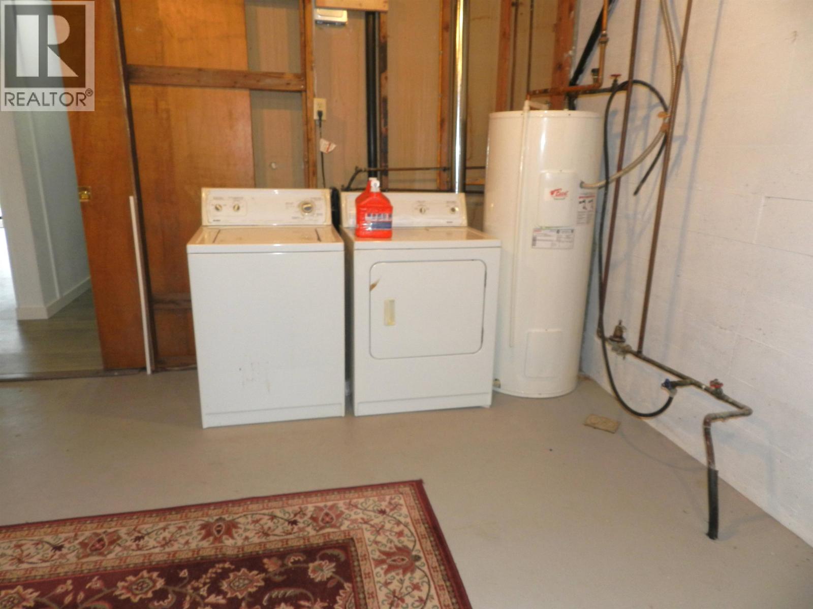 4902 LAUREL AVENUE, Sechelt