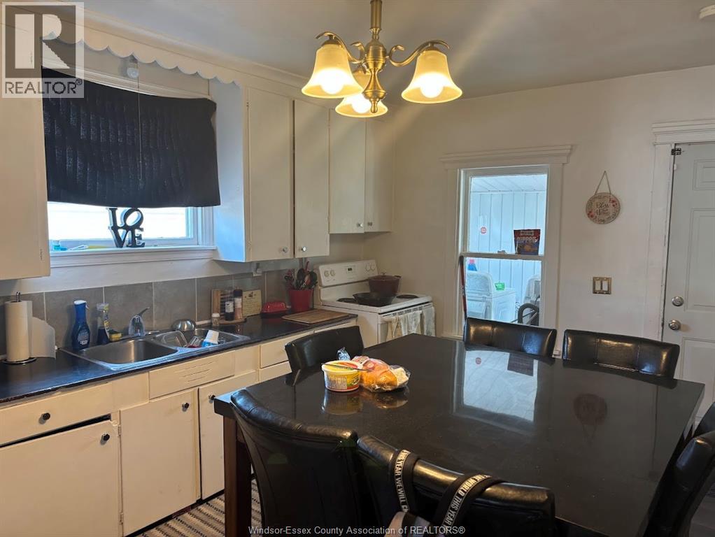 1629-31 DROUILLARD ROAD - 14