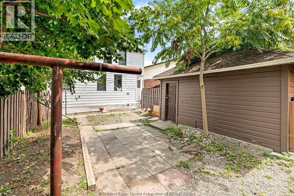 1629-31 DROUILLARD ROAD - 5