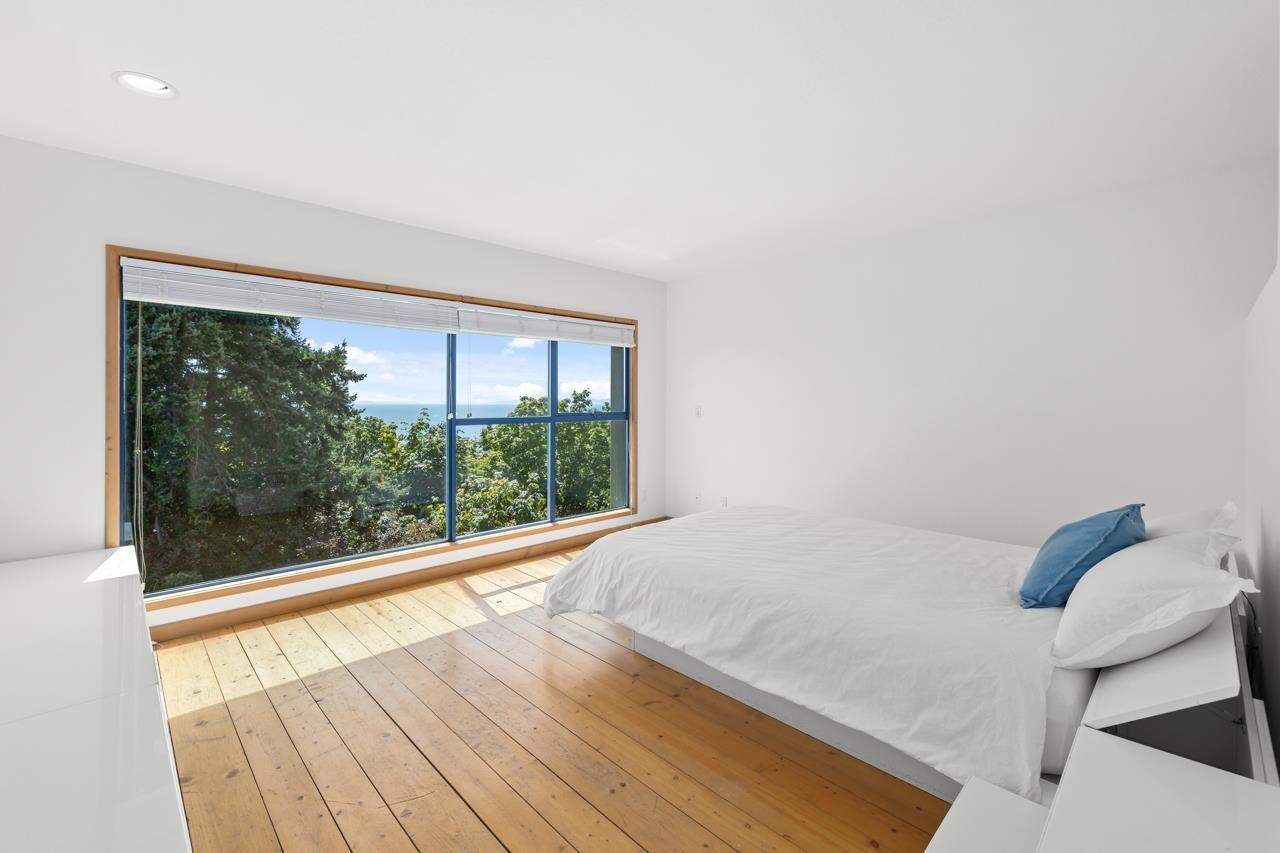 13102 13 AVENUE, Surrey