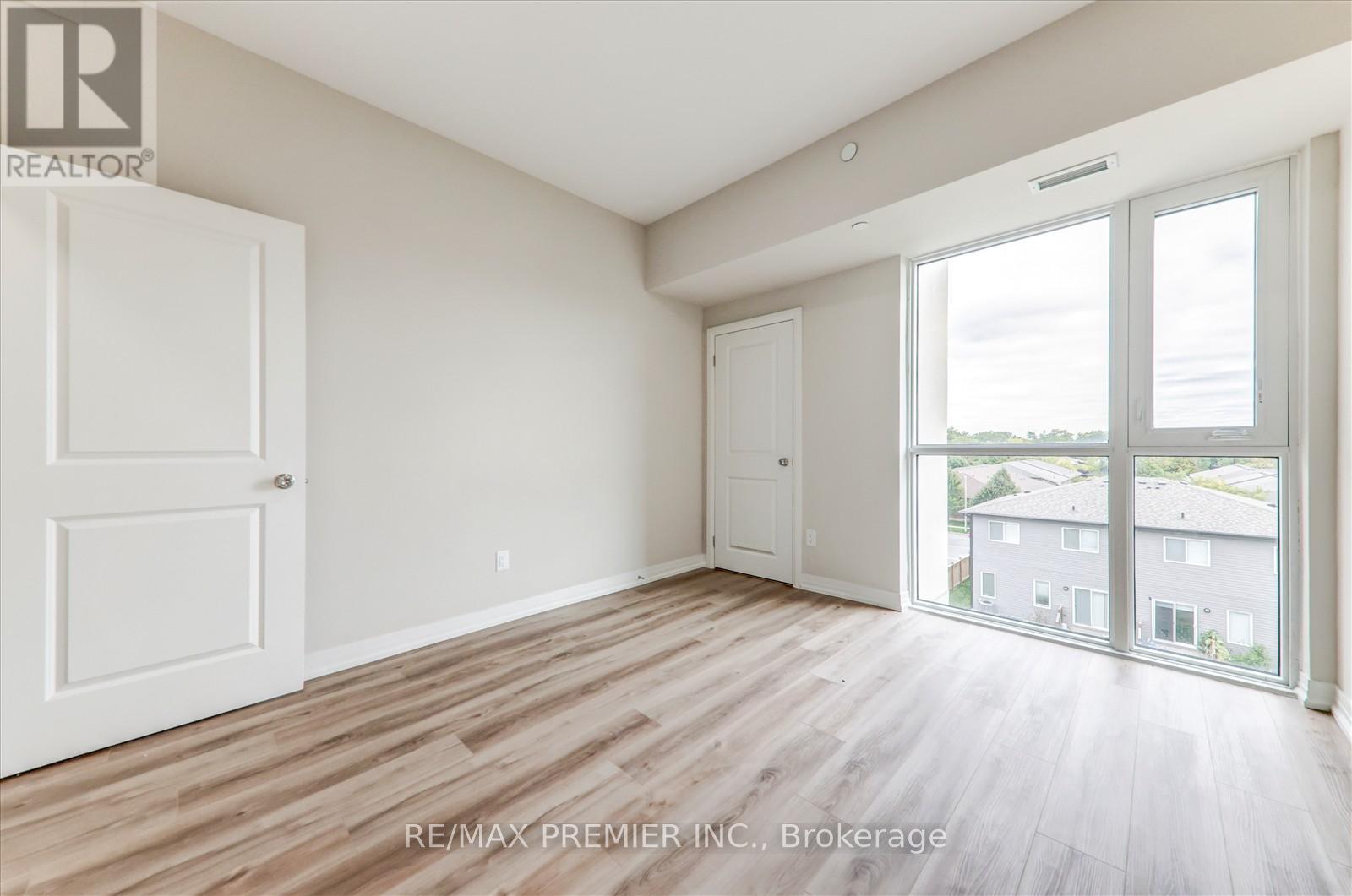 #LP-17 50 HERRICK AVENUE - 24