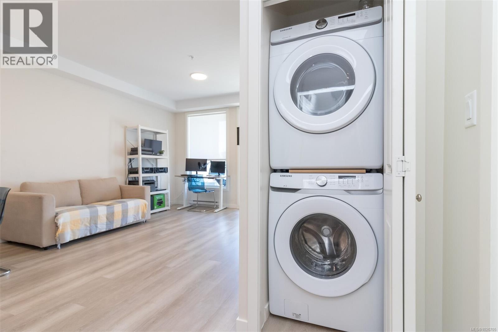 #504 815 ORONO AVE - 18