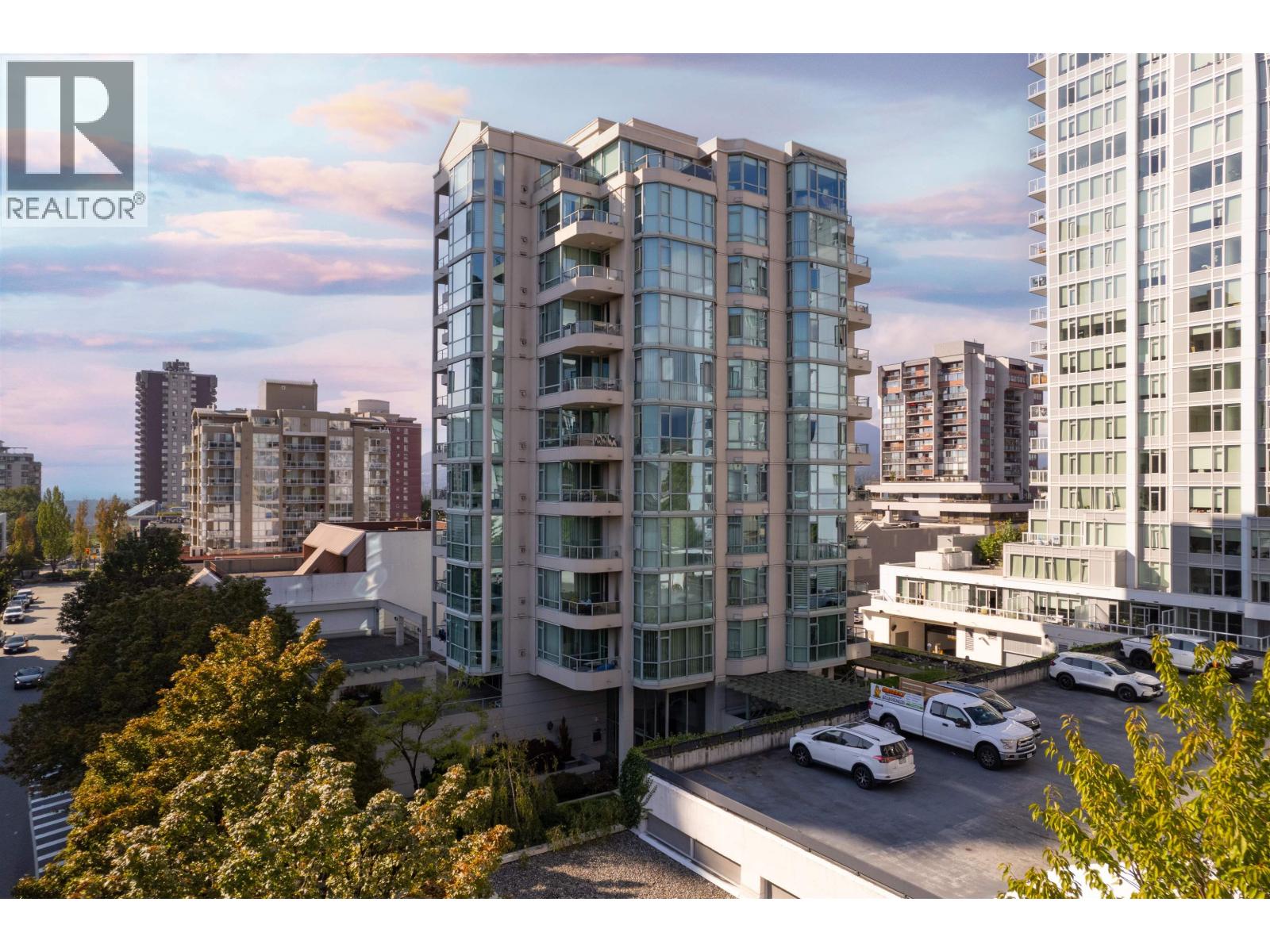 1203 140 E 14TH STREET, North Vancouver
