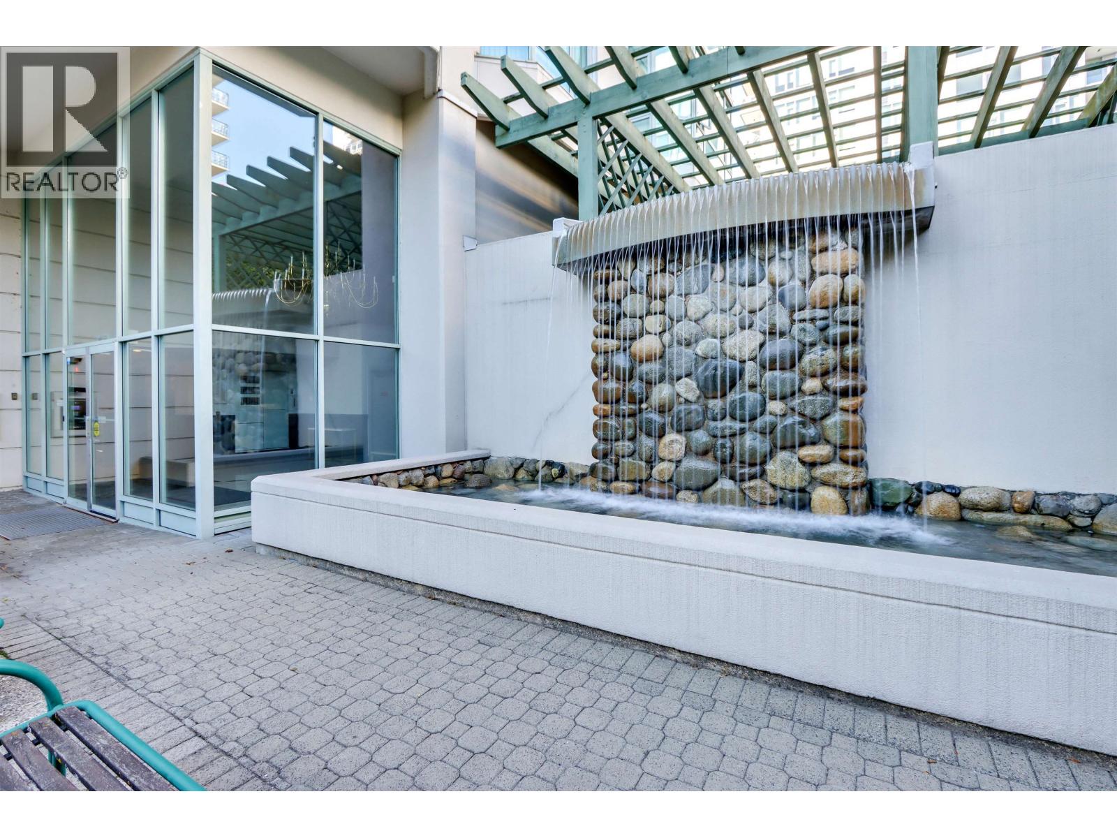 1203 140 E 14TH STREET, North Vancouver