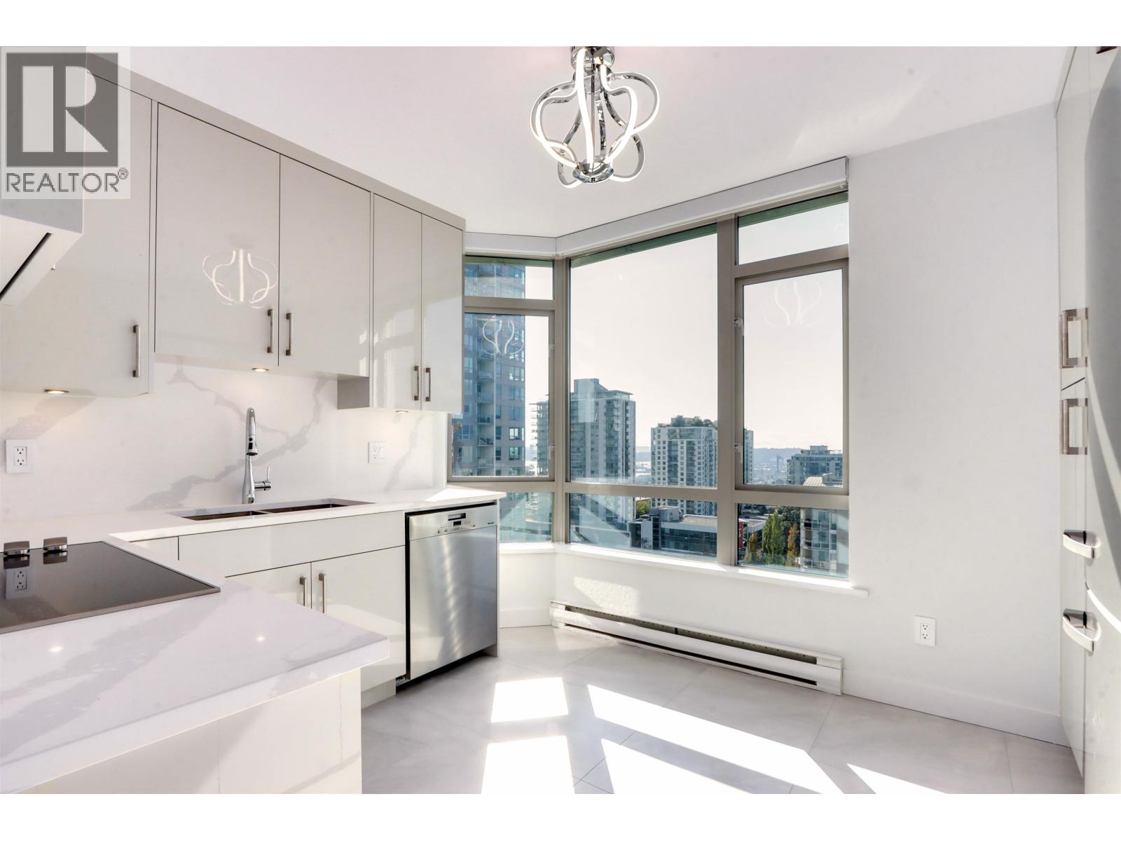 1203 140 E 14TH STREET, North Vancouver