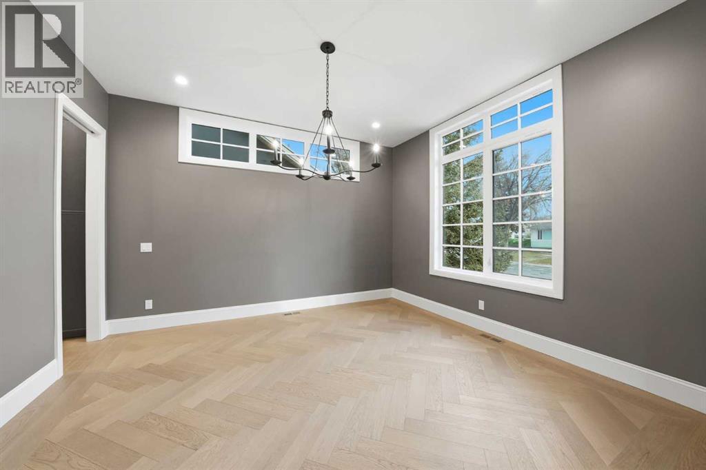 
          703 35 Street Northwest
            <br/>
            <span>Calgary</span>
            , 
            <span>AB</span>
             <span>T2N2Z6</span>
         - Photo 8