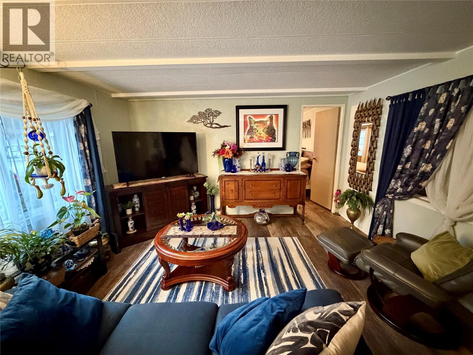 17 469 Main Street, Sicamous