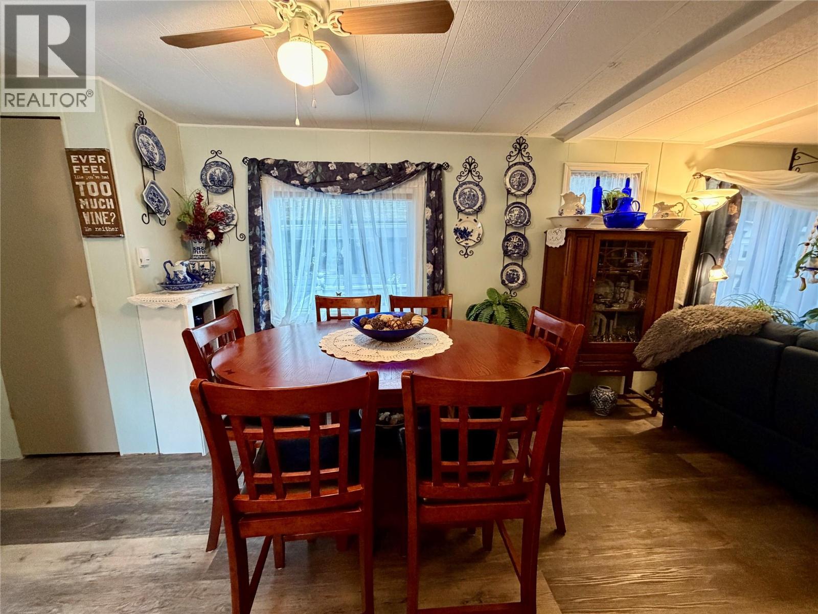 17 469 Main Street, Sicamous