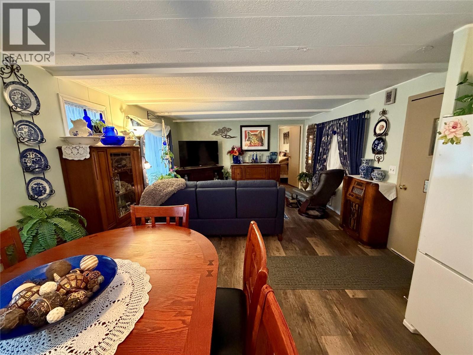 17 469 Main Street, Sicamous