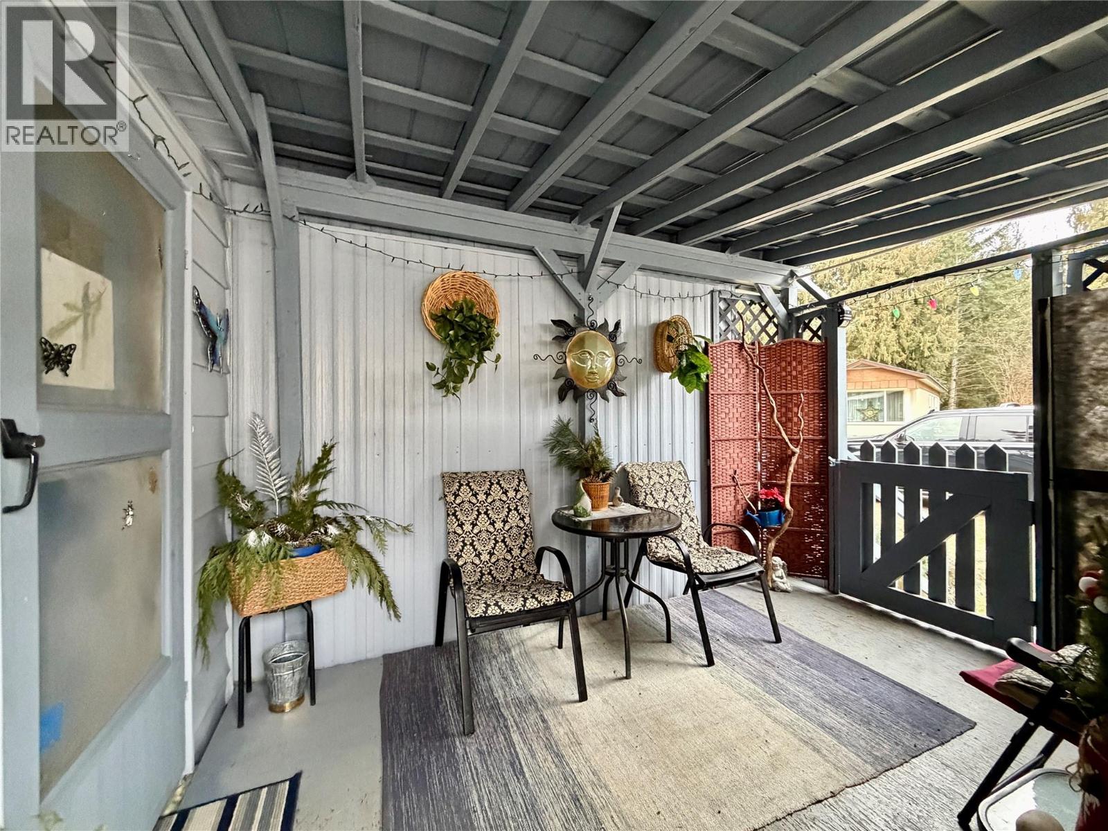 17 469 Main Street, Sicamous