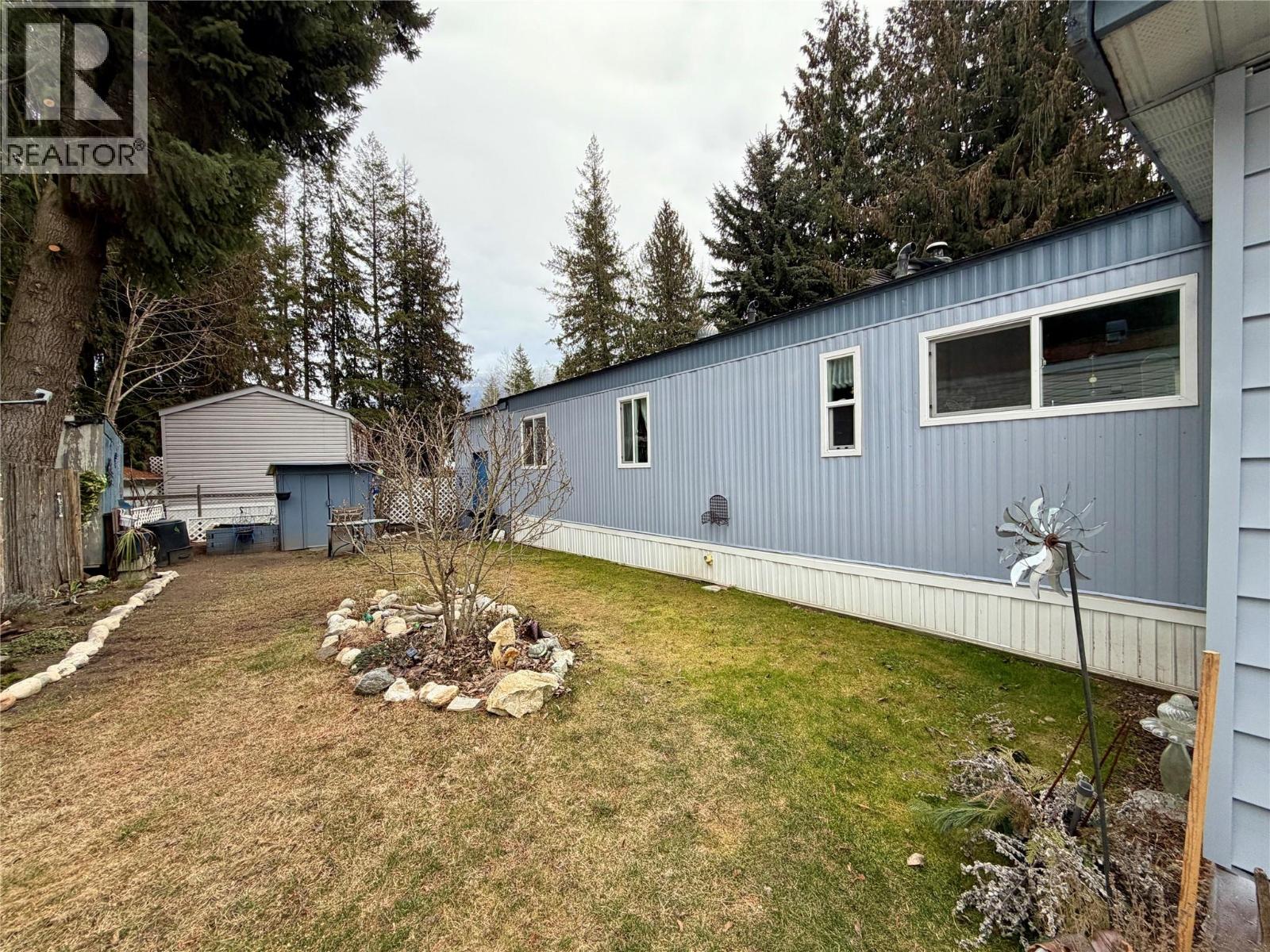 17 469 Main Street, Sicamous