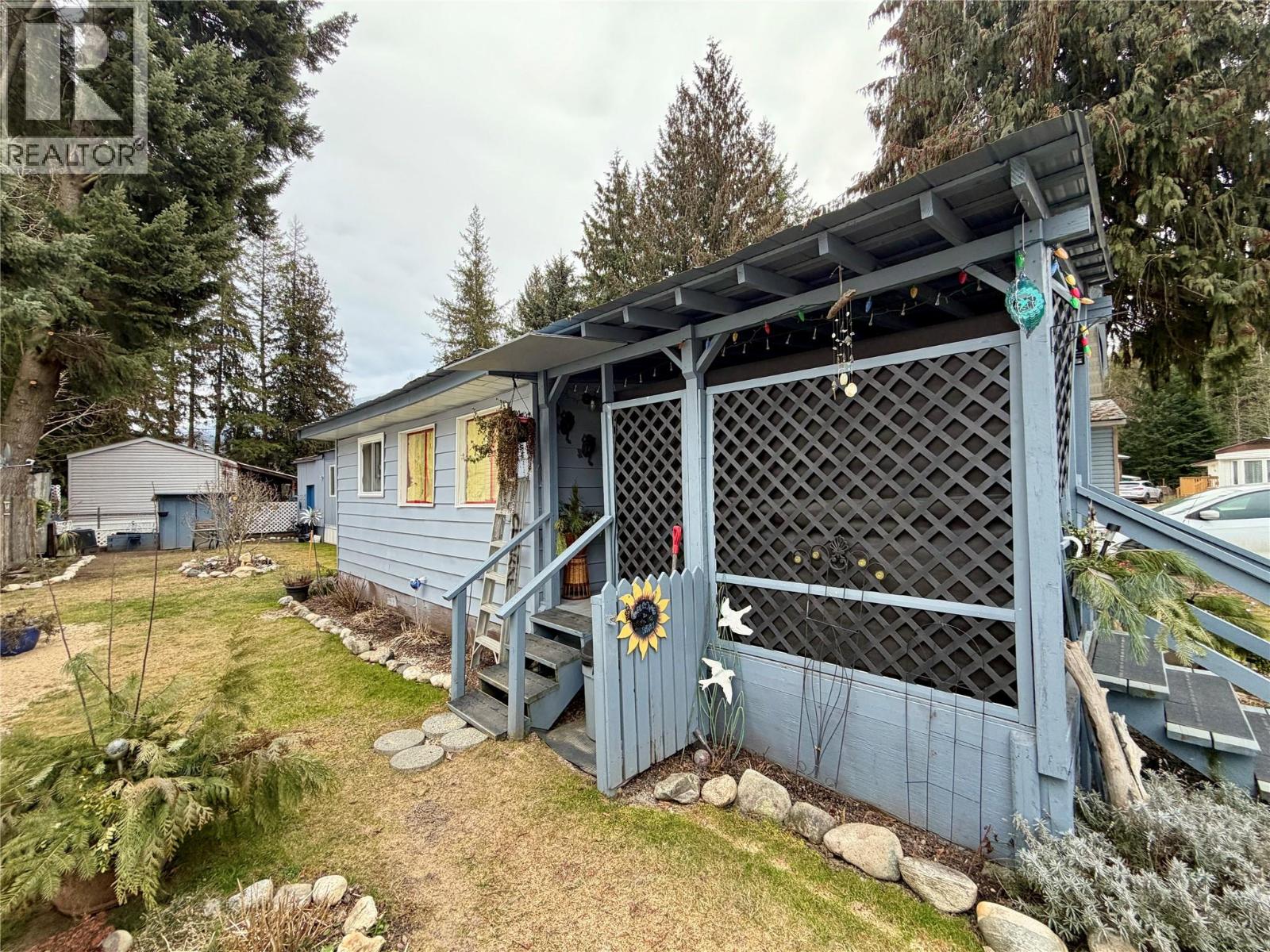 17 469 Main Street, Sicamous