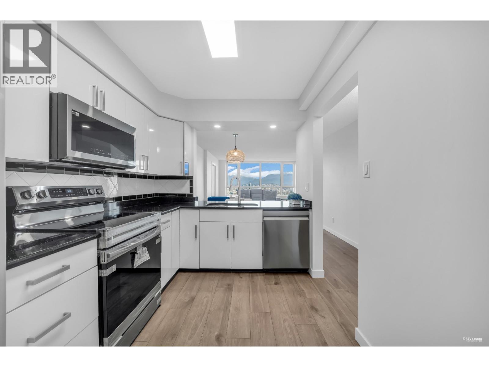 1904 6055 NELSON AVENUE - Photo 3 of 40, Burnaby, British Columbia