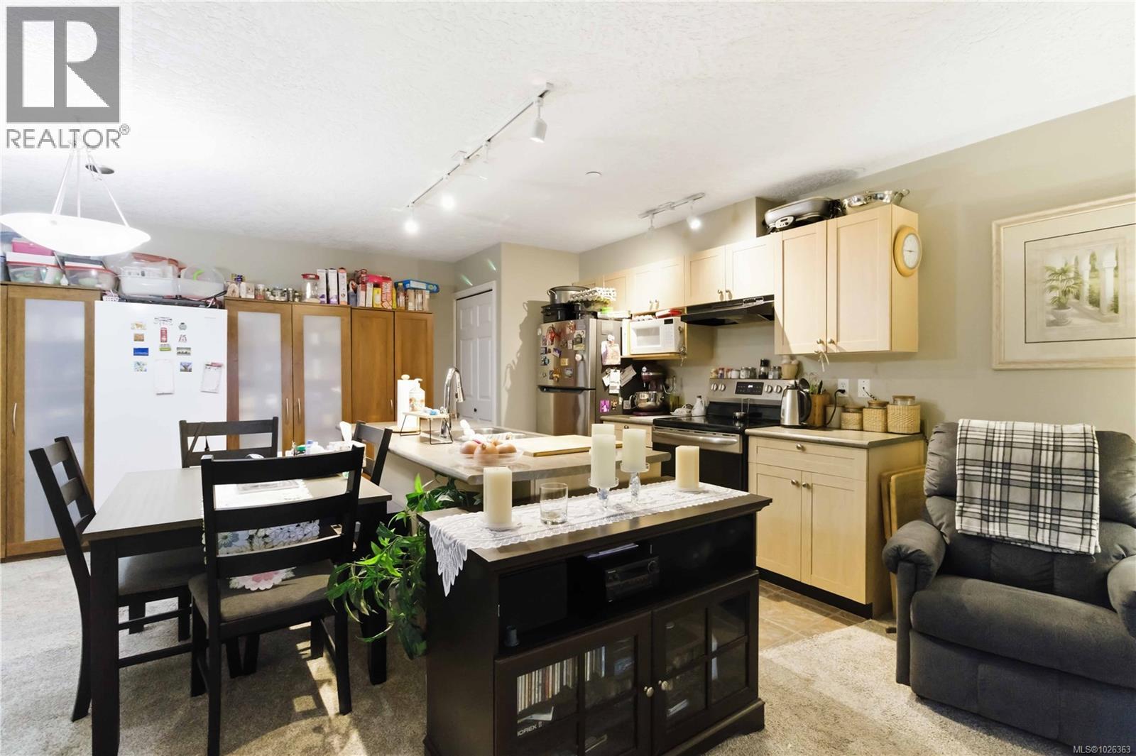 #204 893 HOCKLEY AVE - 10