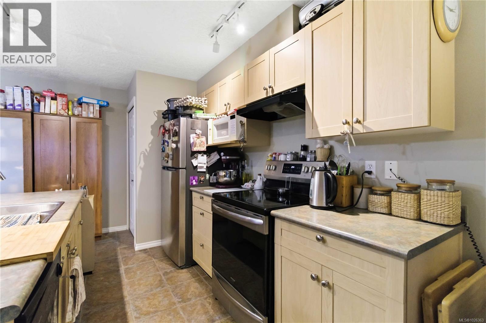 #204 893 HOCKLEY AVE - 11