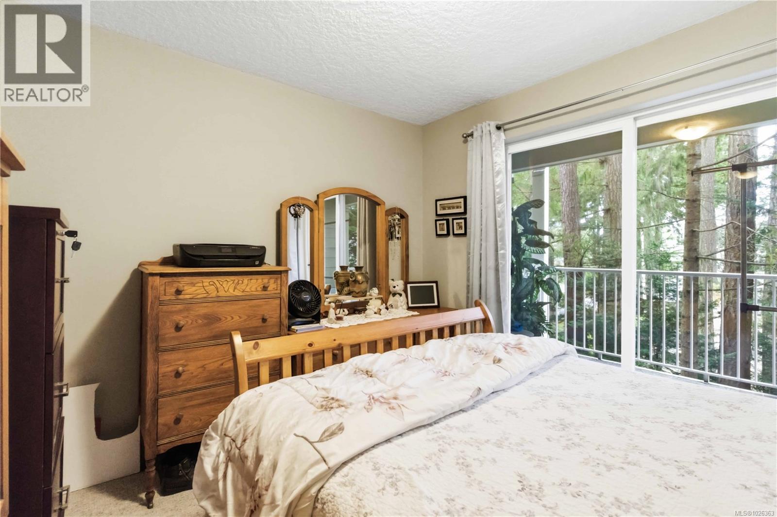 #204 893 HOCKLEY AVE - 21