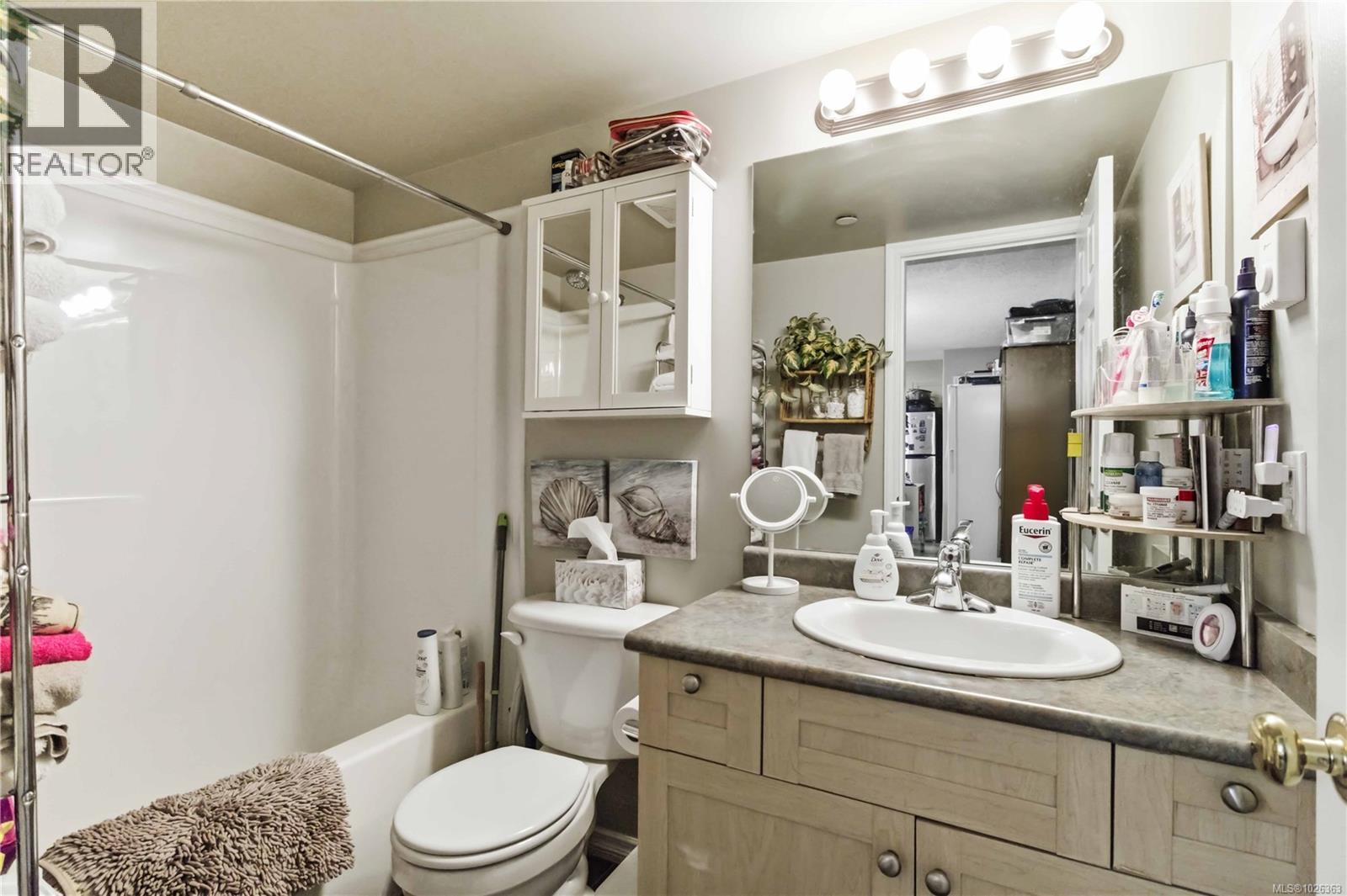 #204 893 HOCKLEY AVE - 24