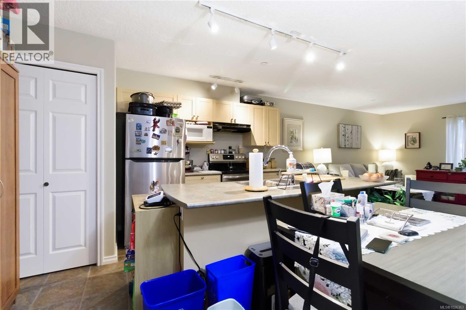 #204 893 HOCKLEY AVE - 15