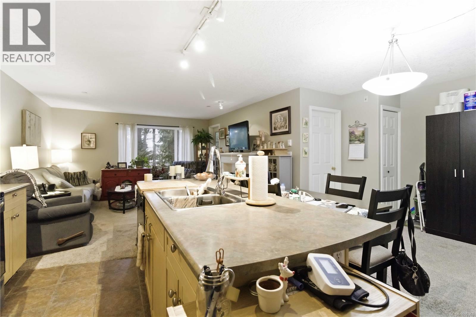 #204 893 HOCKLEY AVE - 13