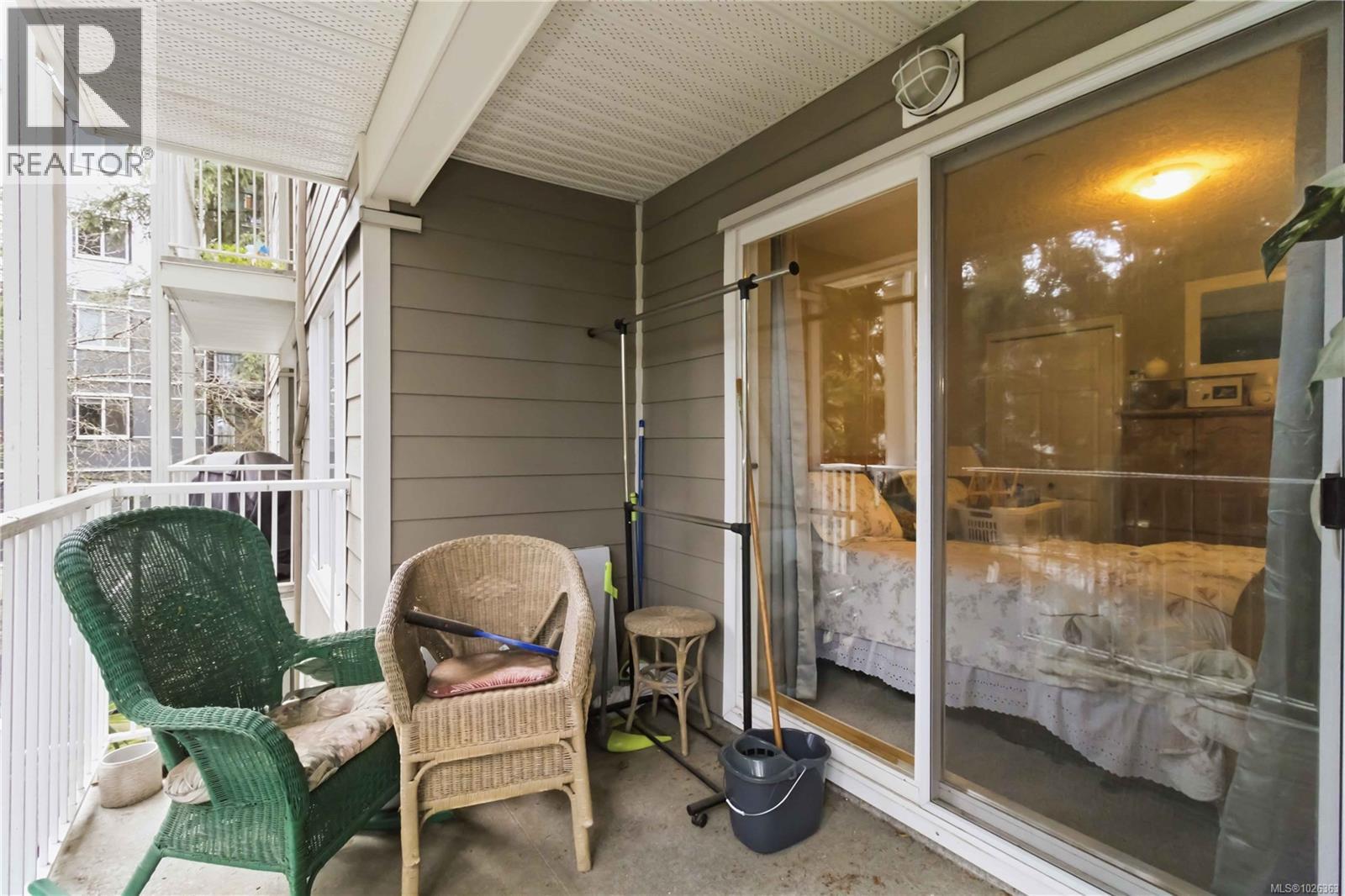 #204 893 HOCKLEY AVE - 27